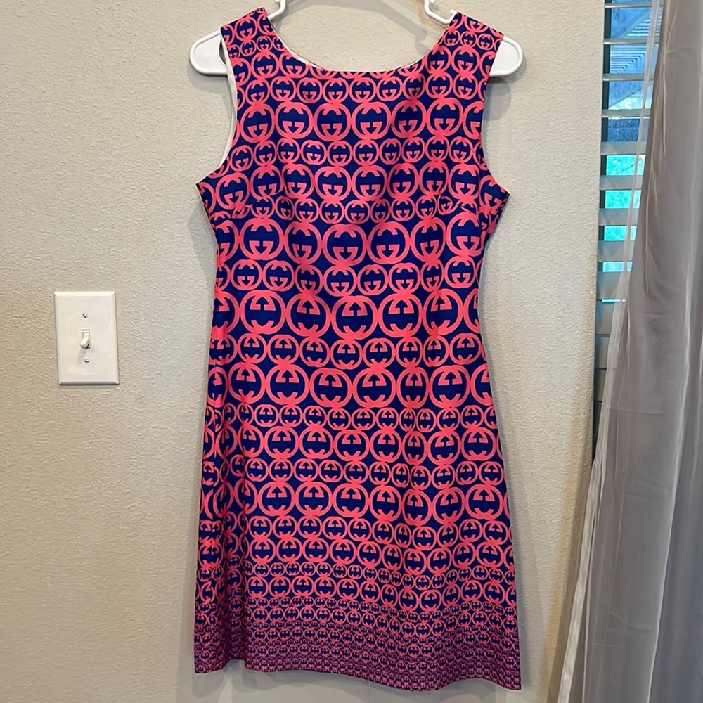 Dress with pink and blue details